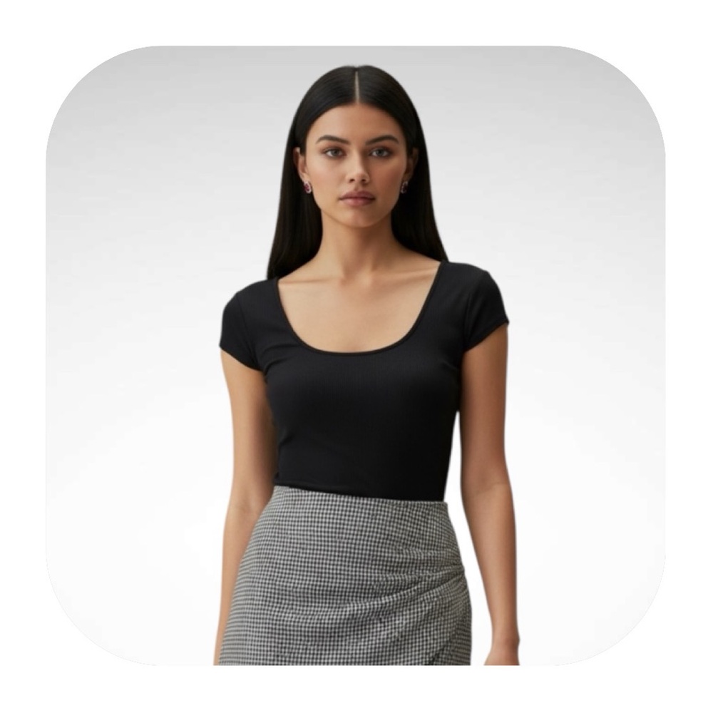 Jimmy Key S black ribbed U neck tee